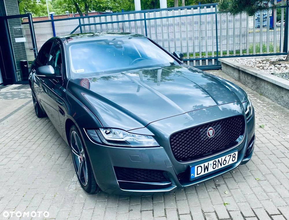 Jaguar XF 2.0 i4D AWD Prestige - 8