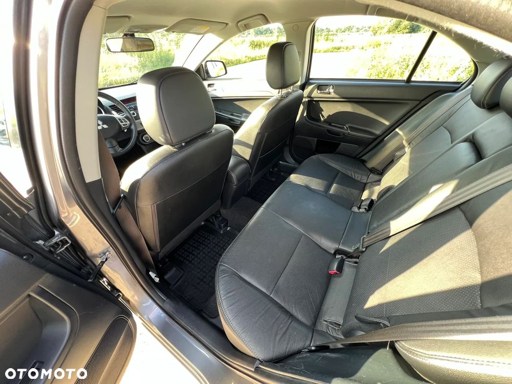 Mitsubishi Lancer 1.8 Instyle CVT - 12