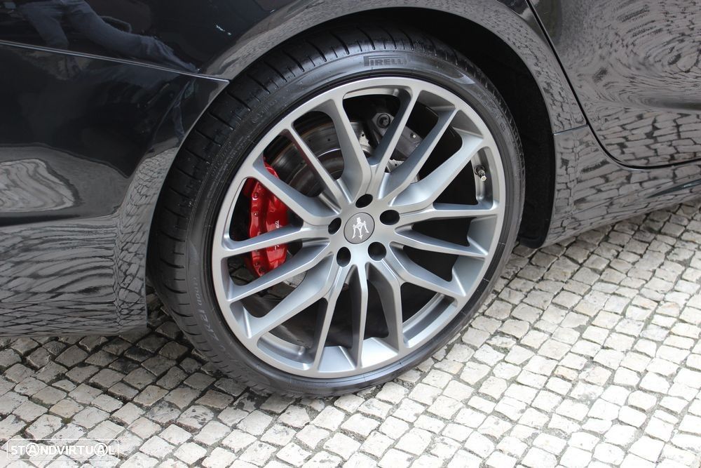 Maserati Ghibli 3.0 V6 - 12