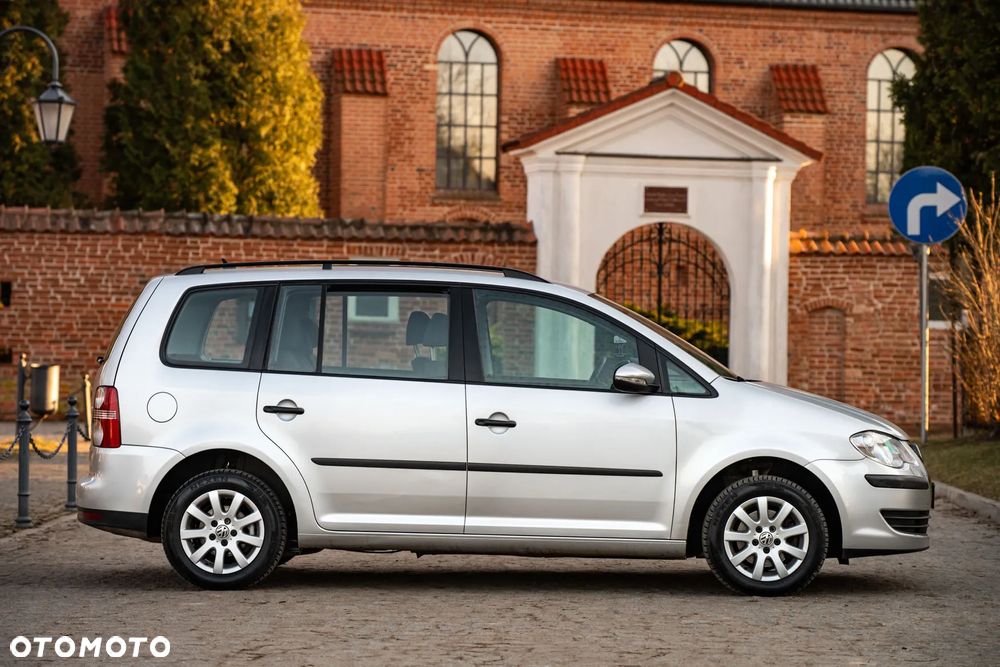 Volkswagen Touran 1.9 TDI DPF Conceptline - 8