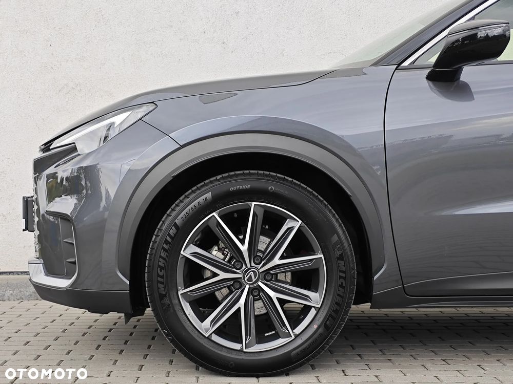 Lexus LBX 1.5 Hybrid Emotion - 22