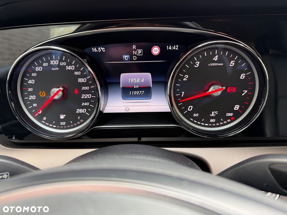 Mercedes-Benz Klasa E 200 CGI BlueEFFICIENCY Automatik Avantgarde - 26