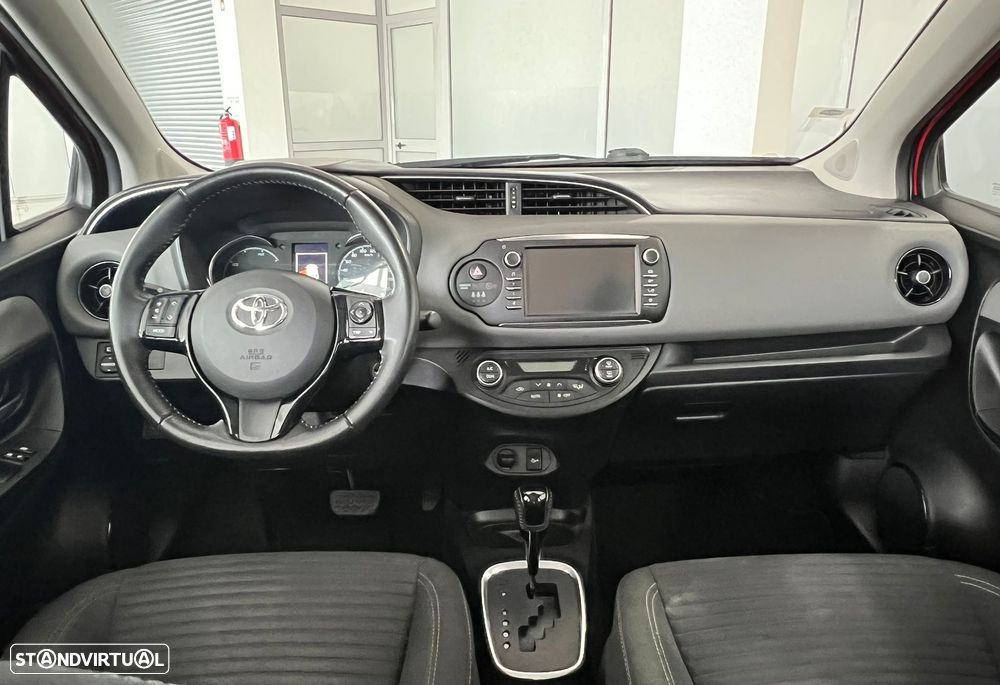 Toyota Yaris 1.5 HSD Comfort +P.Style+P.Techno - 3