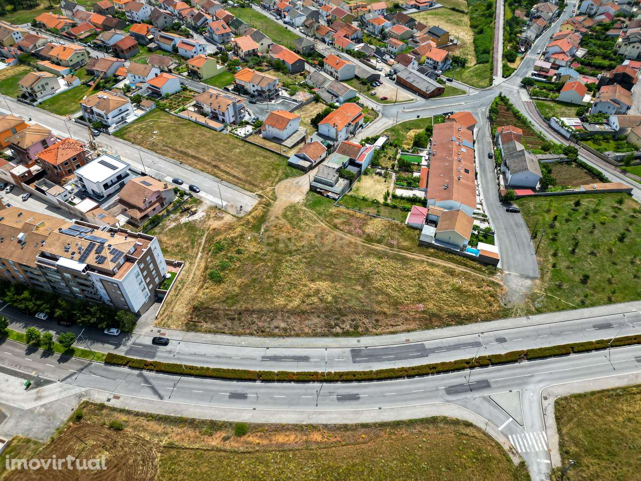 Terreno excepcional em Bragança - HABITAÇÃO PLURIFAMILIAR - Grande imagem: 2/20