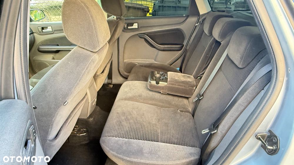 Ford Focus 1.6 TDCi Ghia - 8