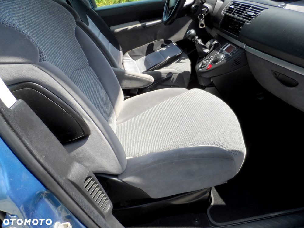 Peugeot 807 HDi 135 Premium - 21