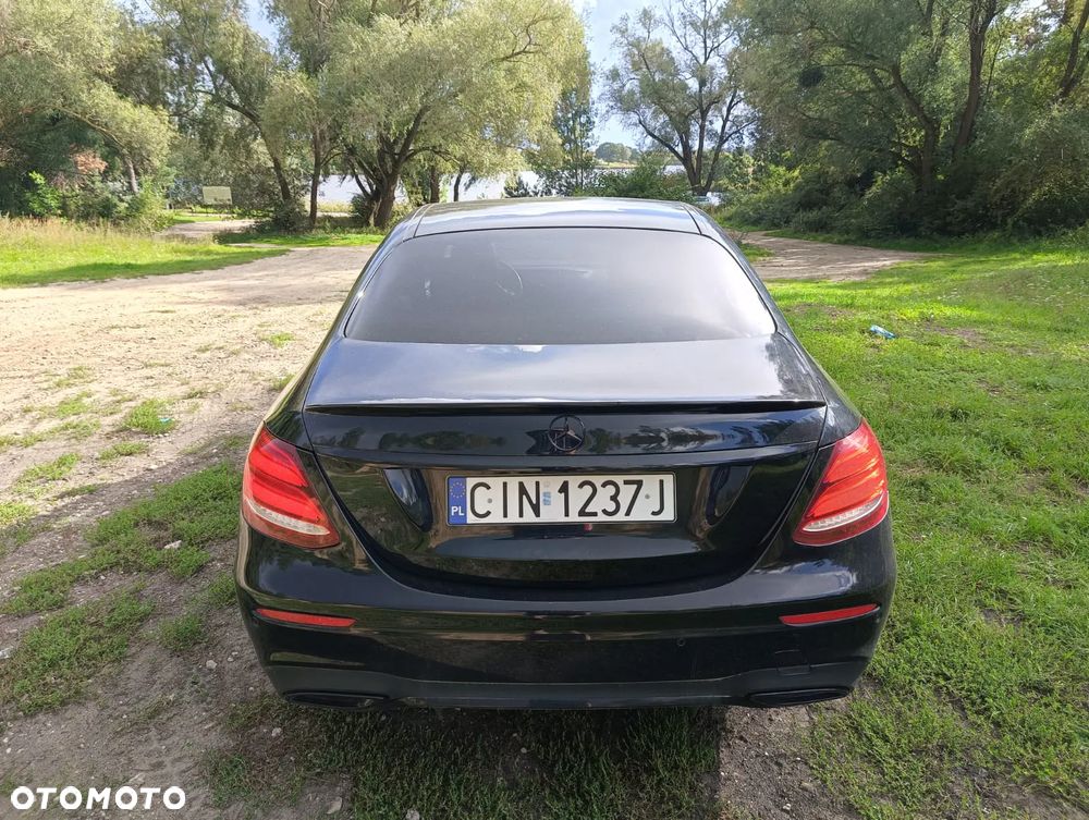 Mercedes-Benz Klasa E 220 d AMG - 2
