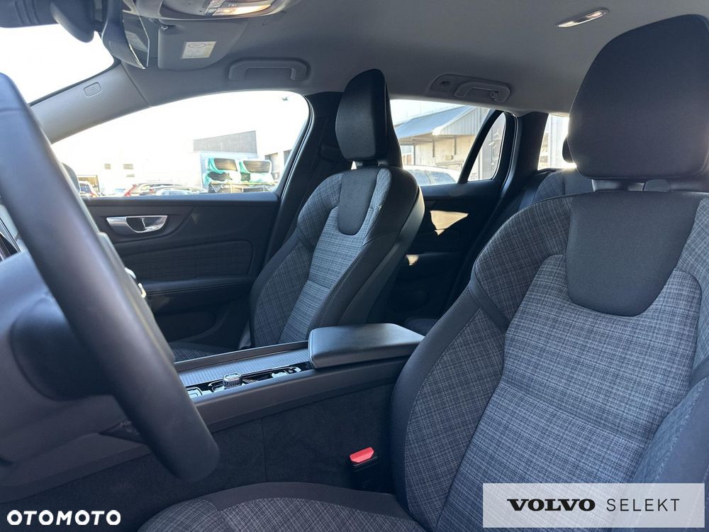 Volvo V60 Cross Country - 14