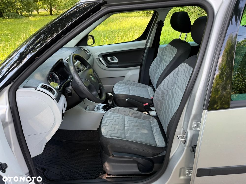 Skoda Roomster 1.6 16V Comfort PLUS EDITION - 11
