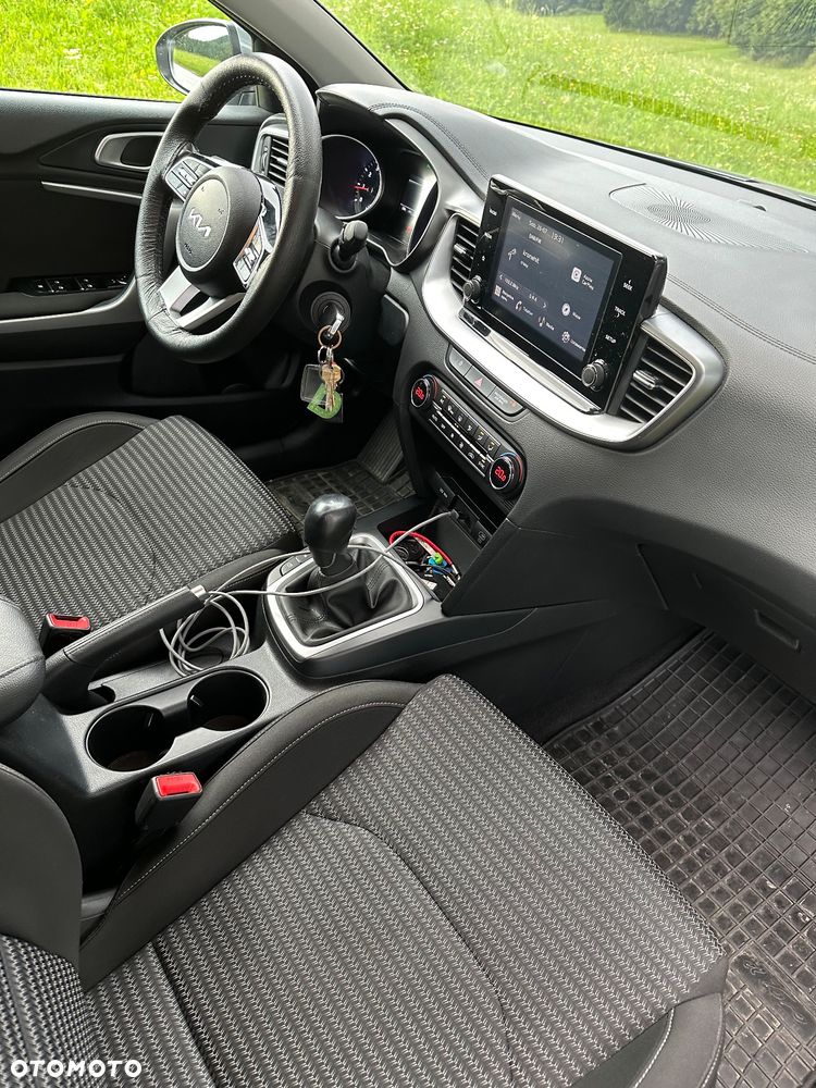 Kia Ceed 1.5 T-GDI M - 6