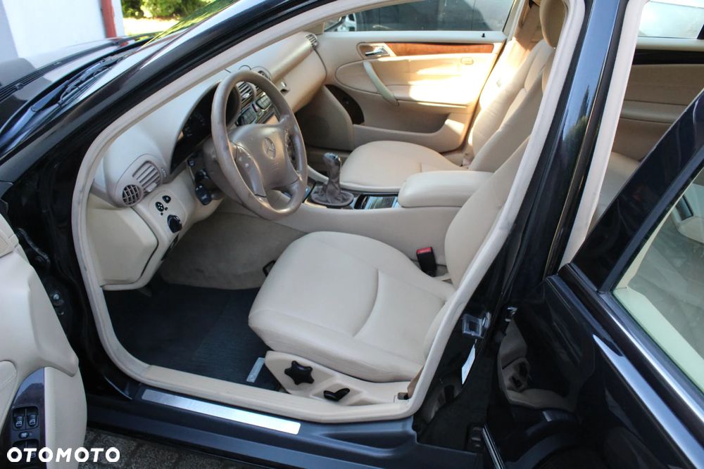 Mercedes-Benz Klasa C 180 Kompressor Elegance Sport Edition - 8