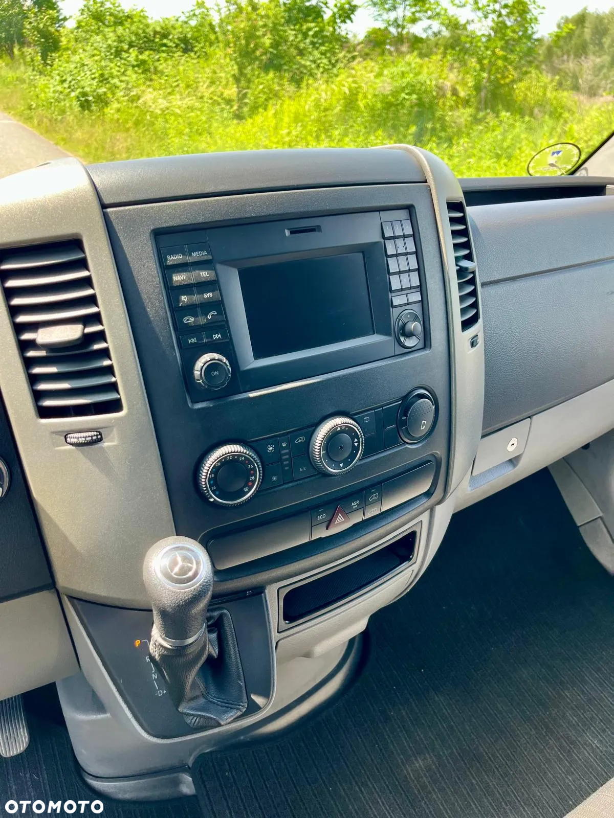 Mercedes-Benz Sprinter - 13