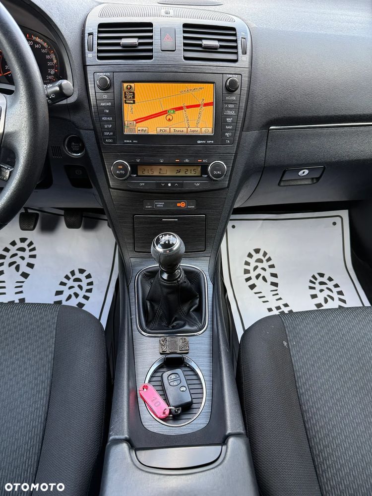 Toyota Avensis 1.8 Sol NAVI - 6