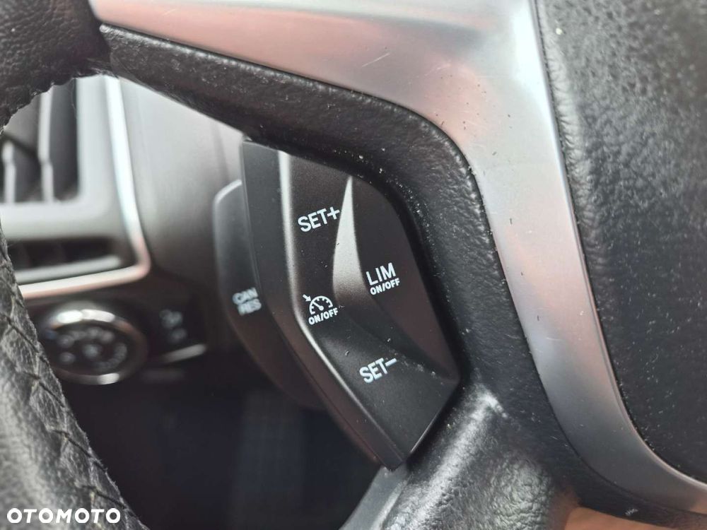 Ford Focus 1.0 EcoBoost Start-Stopp-System Champions Edition - 11