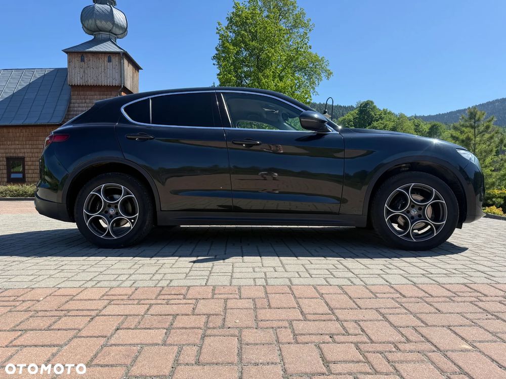 Alfa Romeo Stelvio 2.0 Turbo 16V AT8-Q4 Lusso Ti - 9