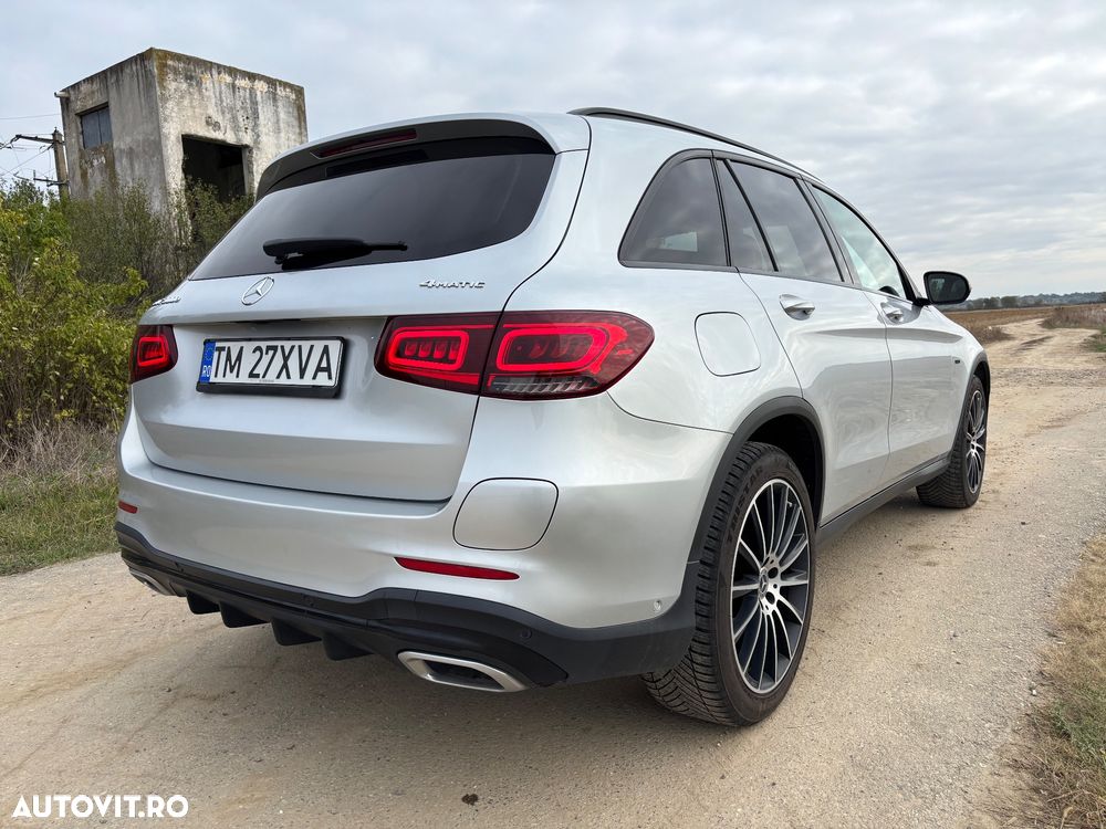 Mercedes-Benz GLC 300 e 4MATIC - 3