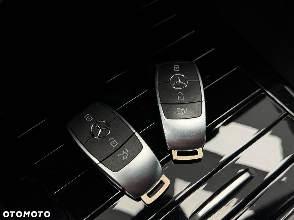 Mercedes-Benz CLA 250 E AMG Line 8G-DCT - 35