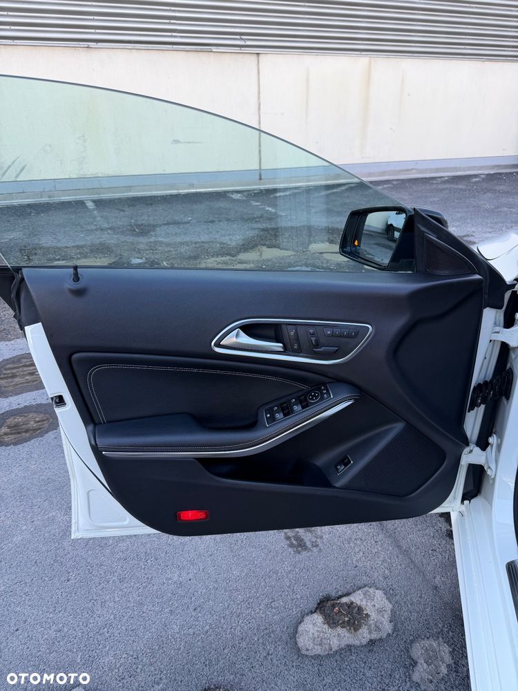 Mercedes-Benz CLA 250 4-Matic - 12