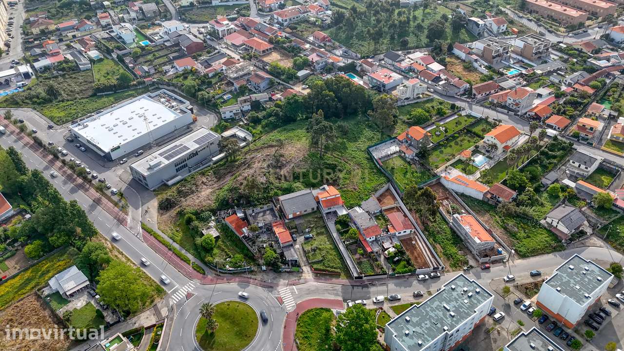 Terreno com 3000m2 e viabilidade construtiva próximo da Praia de Canid - Grande imagem: 4/16