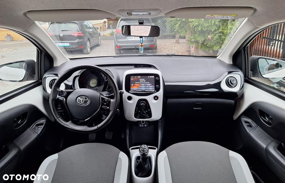 Toyota Aygo x-play - 12