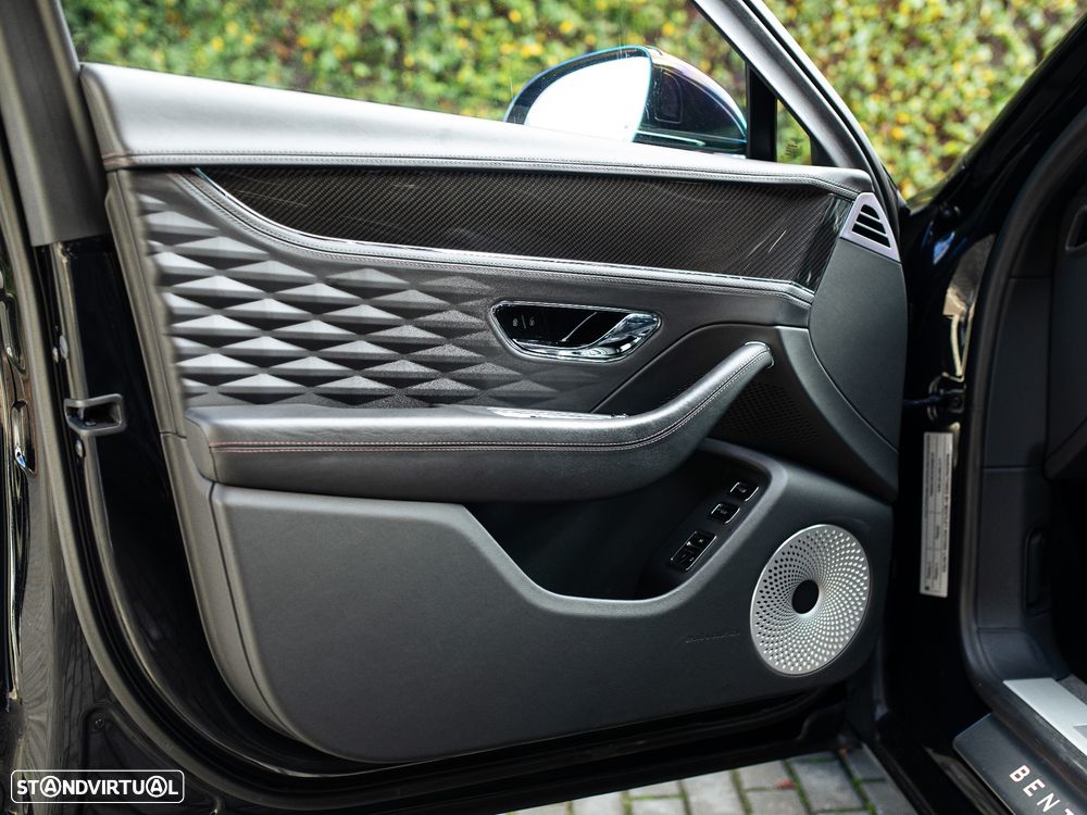 Bentley Flying Spur Hybrid - 31