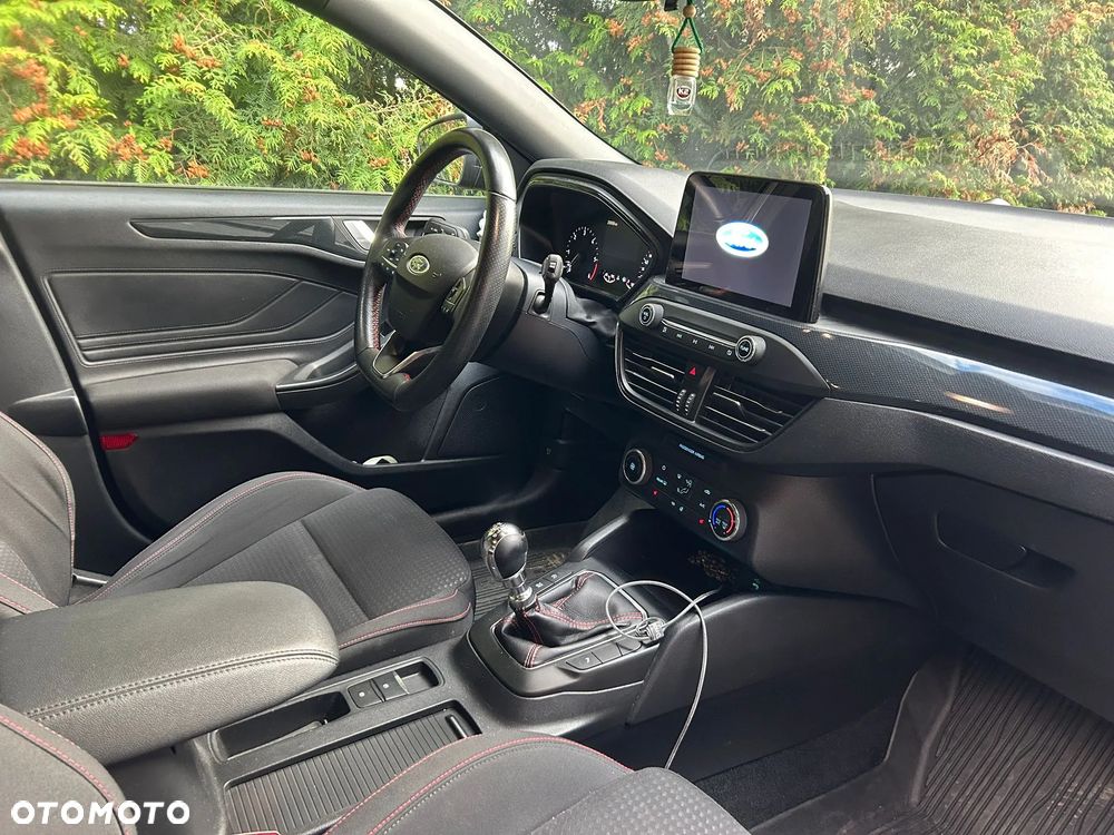 Ford Focus 1.5 EcoBlue Start-Stopp-System ST-LINE - 12