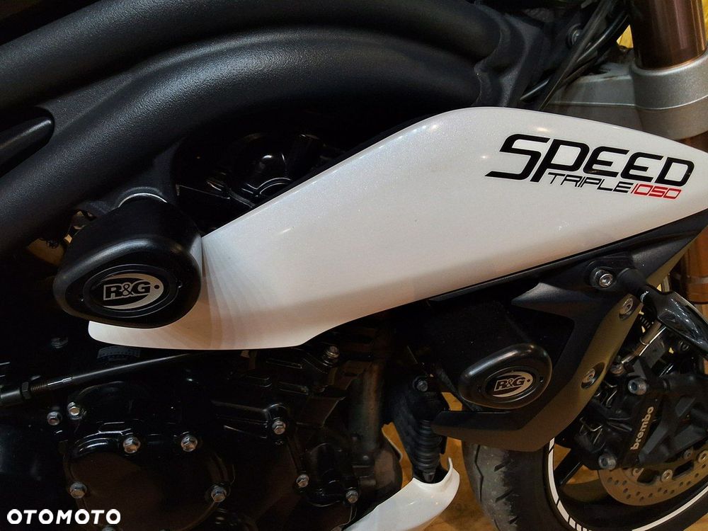Triumph Street Triple - 13