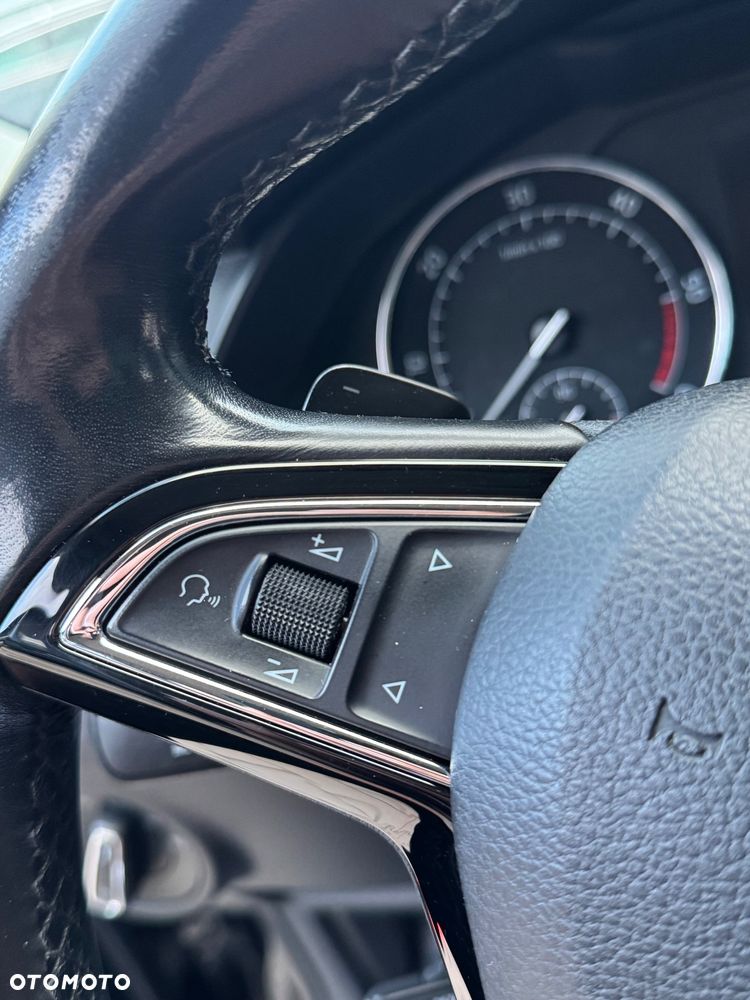 Skoda Superb 2.0 TDI Sportline DSG - 20