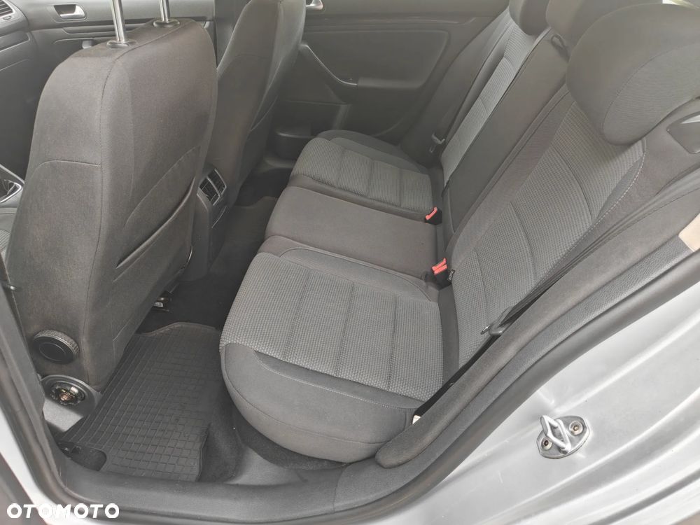 Volkswagen Golf 1.6 TDI Comfortline - 10