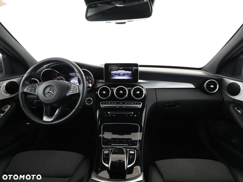 Mercedes-Benz Klasa C 200 4Matic 9G-TRONIC Avantgarde - 16