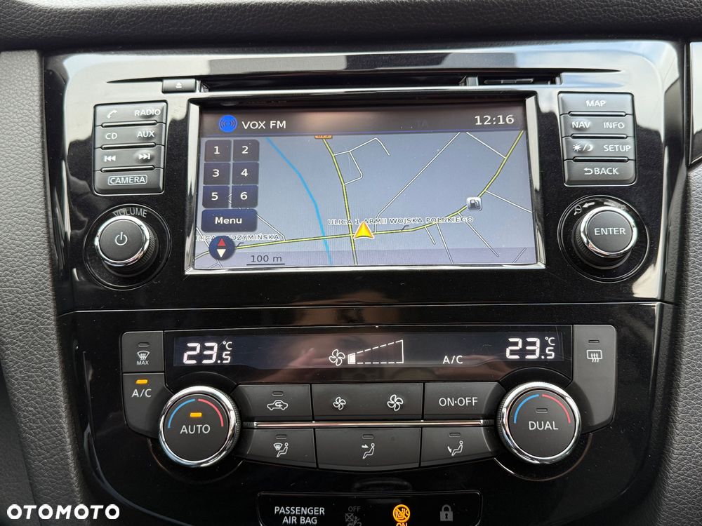 Nissan Qashqai 1.6 DCi Xtronic N-Connecta - 26