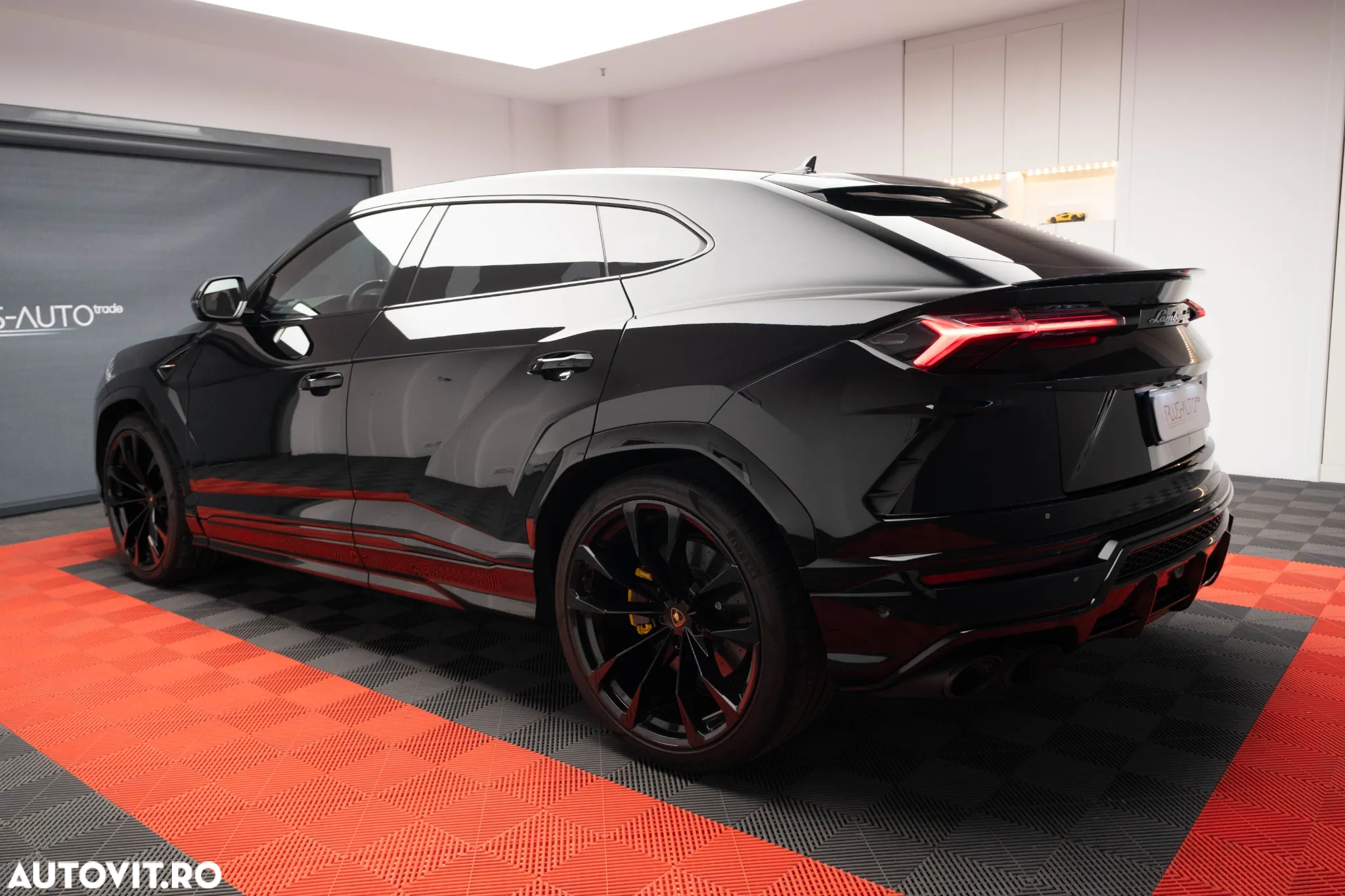 Lamborghini URUS Standard - 5