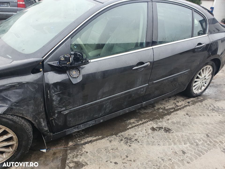 Dezmembram Renault Laguna 3 2.0 b 2007-2012 - 4