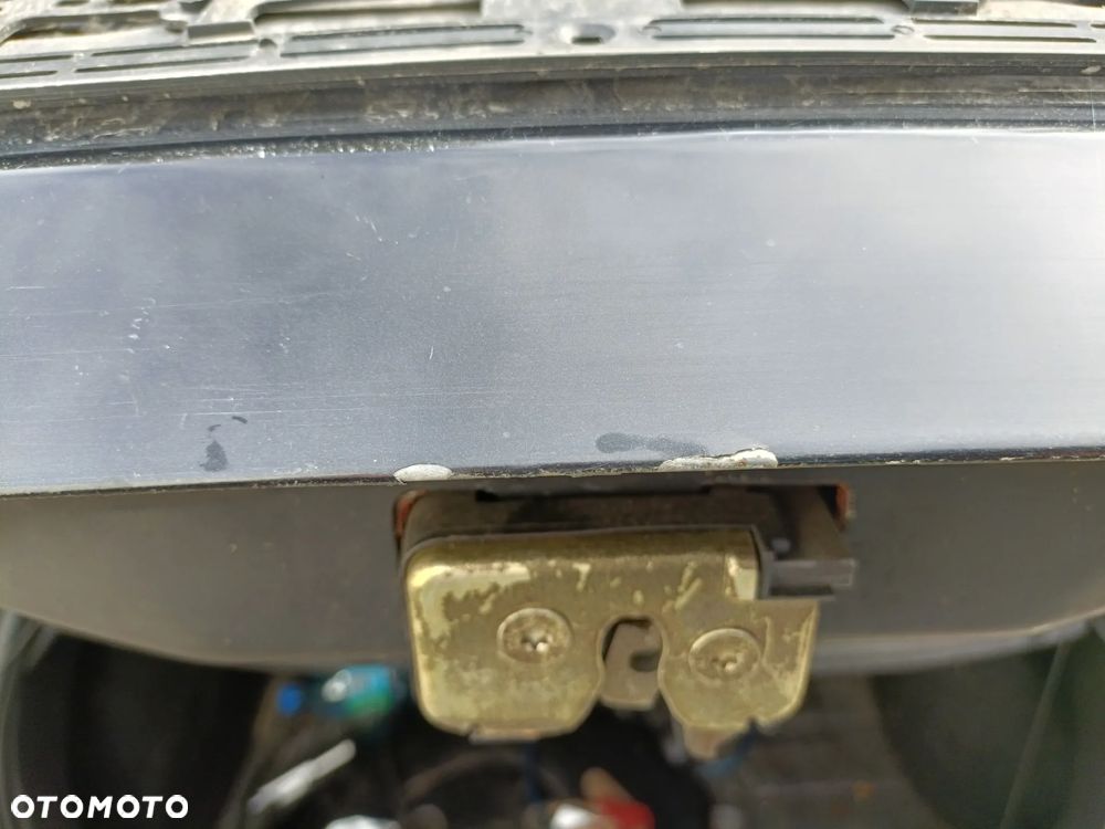 FORD FIESTA MK6 04-08 2006 r. LIFT ST D2 3D HB KLAPA TYLNA BAGAŻNIKA * - 11