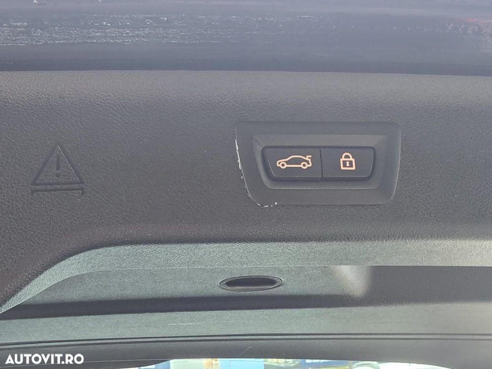 BMW Seria 5 530e xDrive AT PHEV - 33