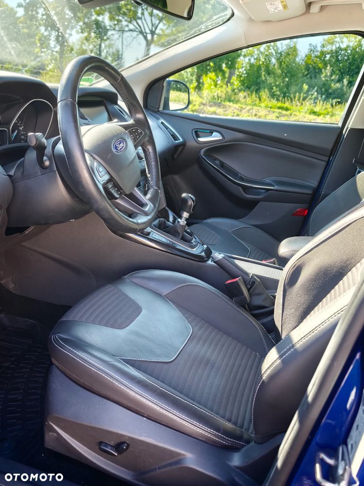 Ford Focus 1.0 EcoBoost Titanium - 11
