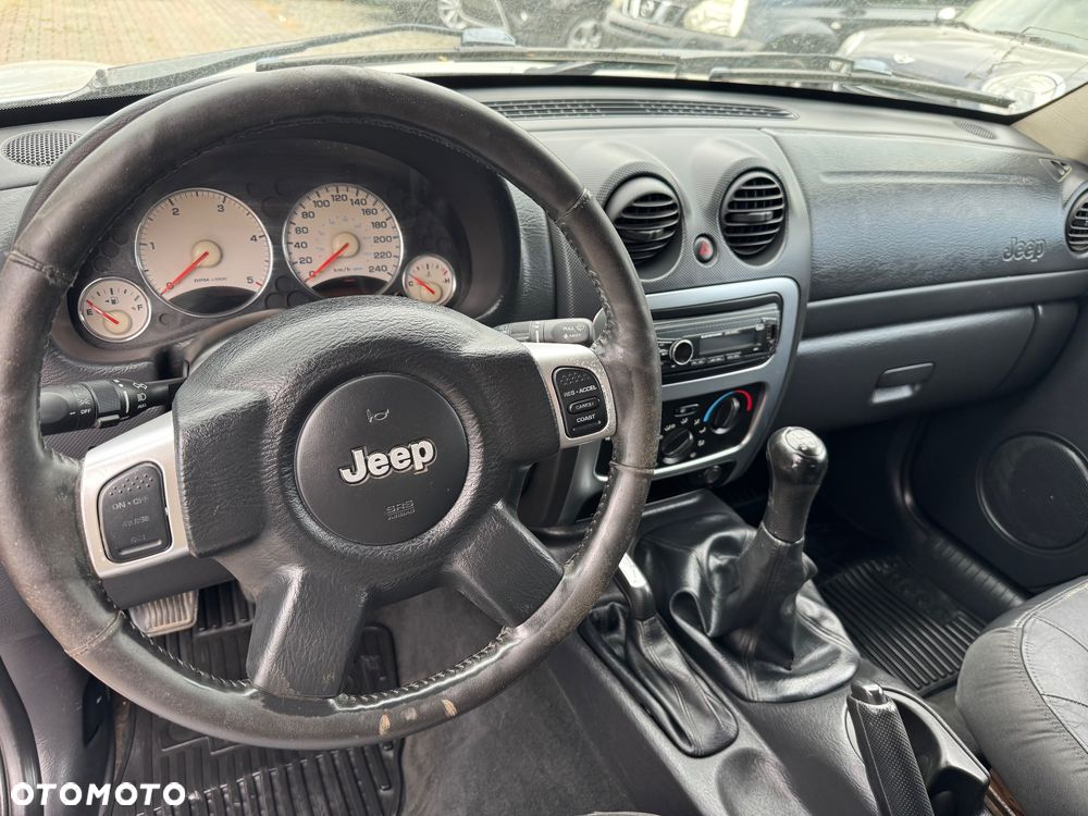 Jeep Cherokee - 12