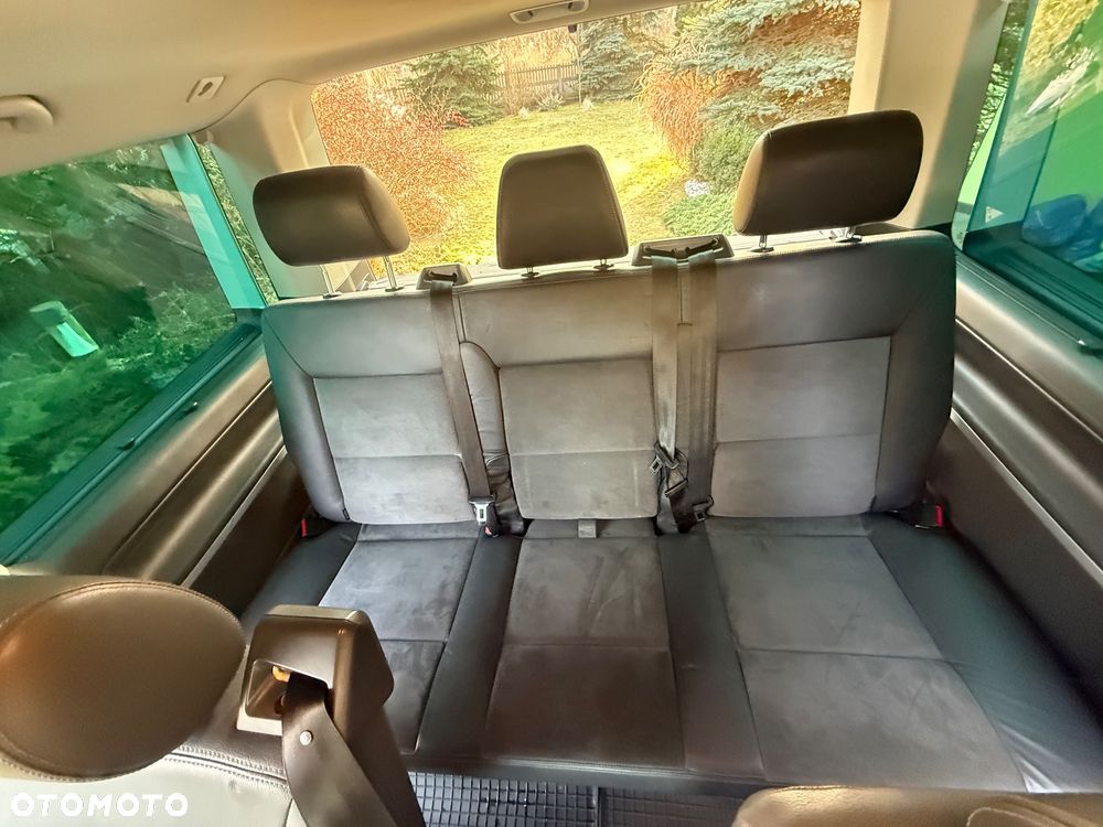 Volkswagen Multivan - 24