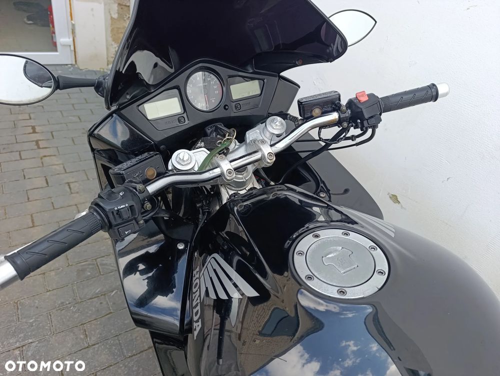 Honda VFR - 19