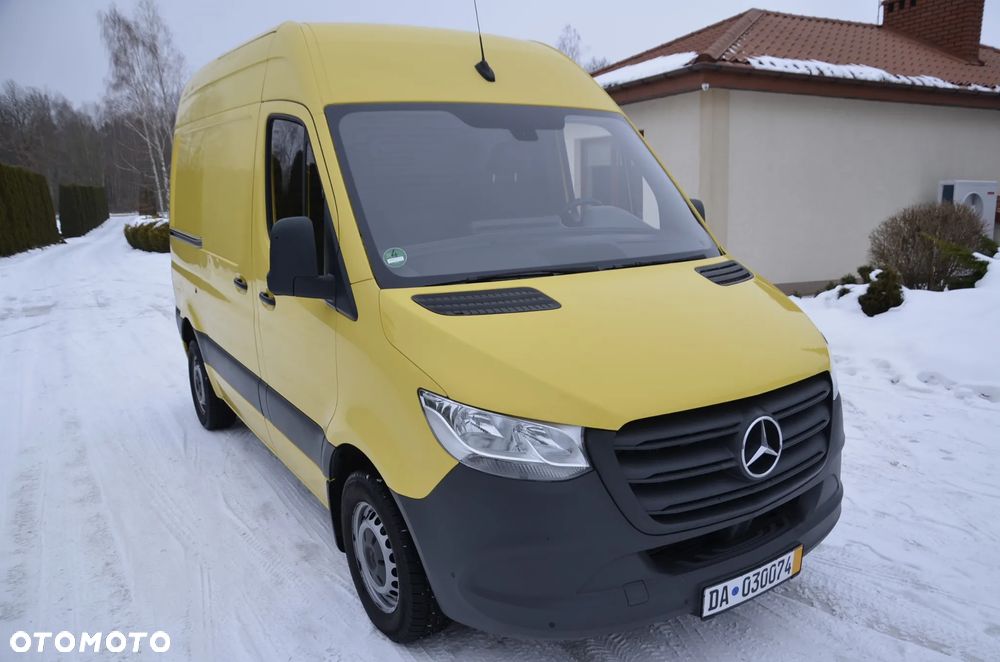 Mercedes-Benz Sprinter - 11