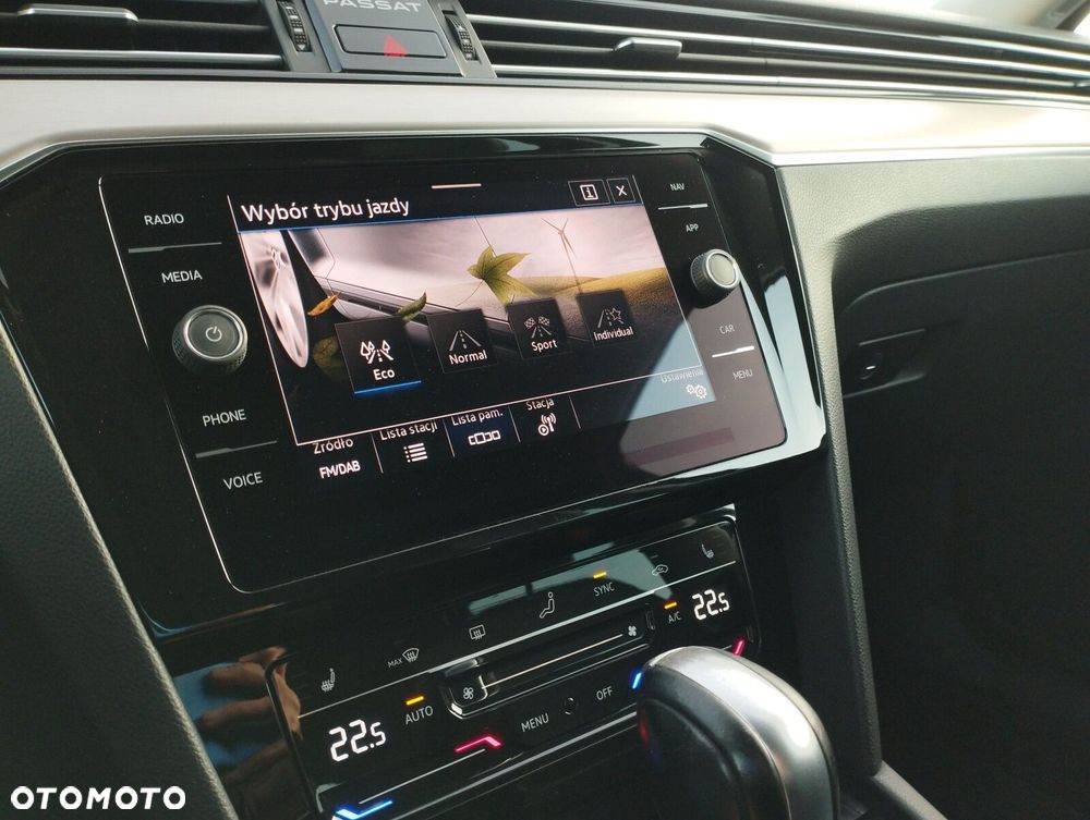 Volkswagen Passat Variant 2.0 TDI Elegance DSG - 17