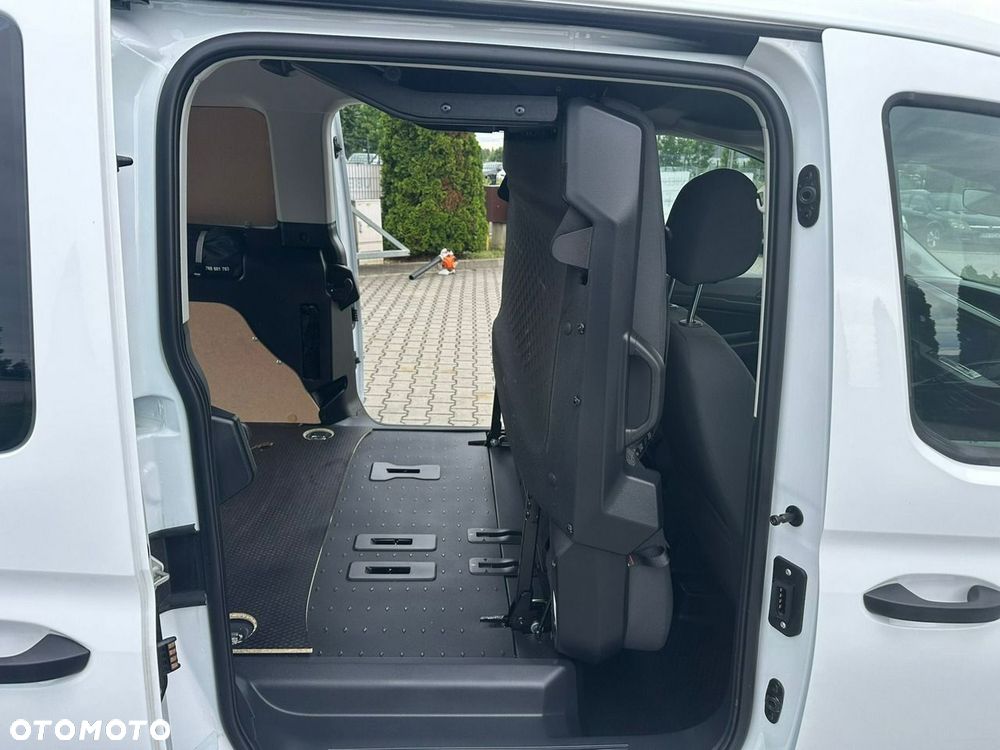 Ford Transit Connect - 15