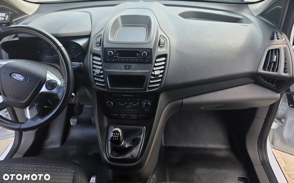 Ford Transit Connect - 13
