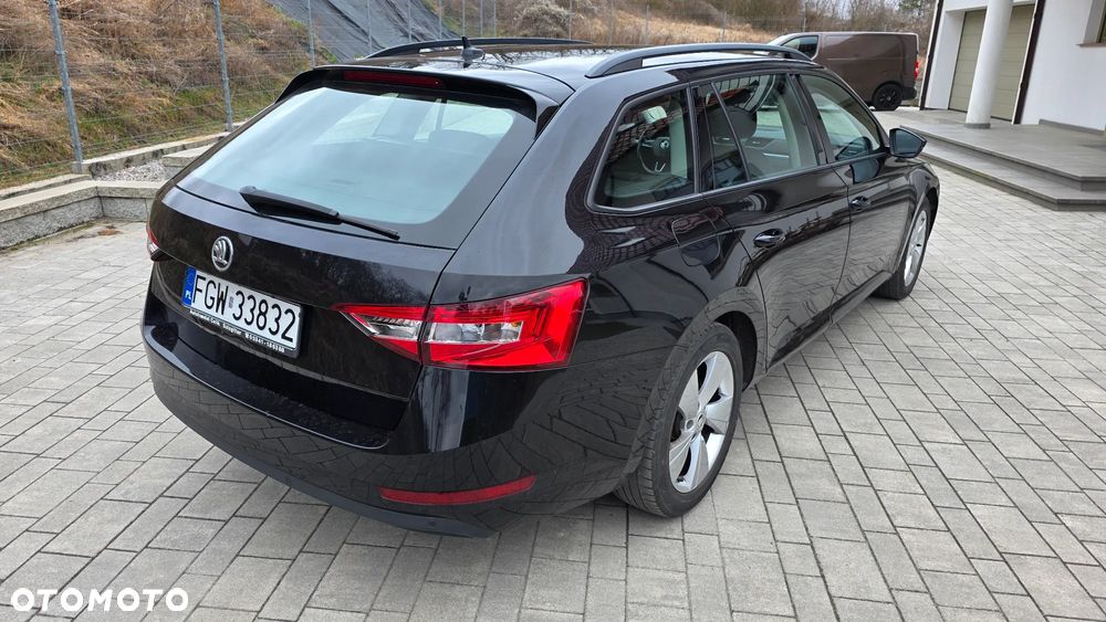 Skoda Superb 1.6 TDI GreenLine - 6