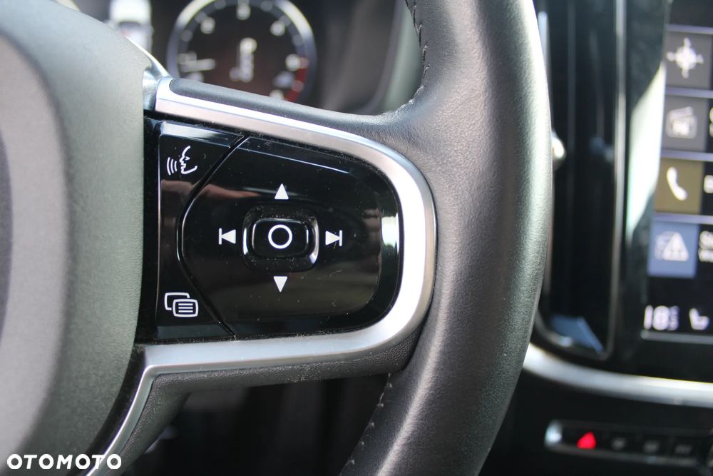 Volvo V60 Cross Country D4 AWD Geartronic - 31