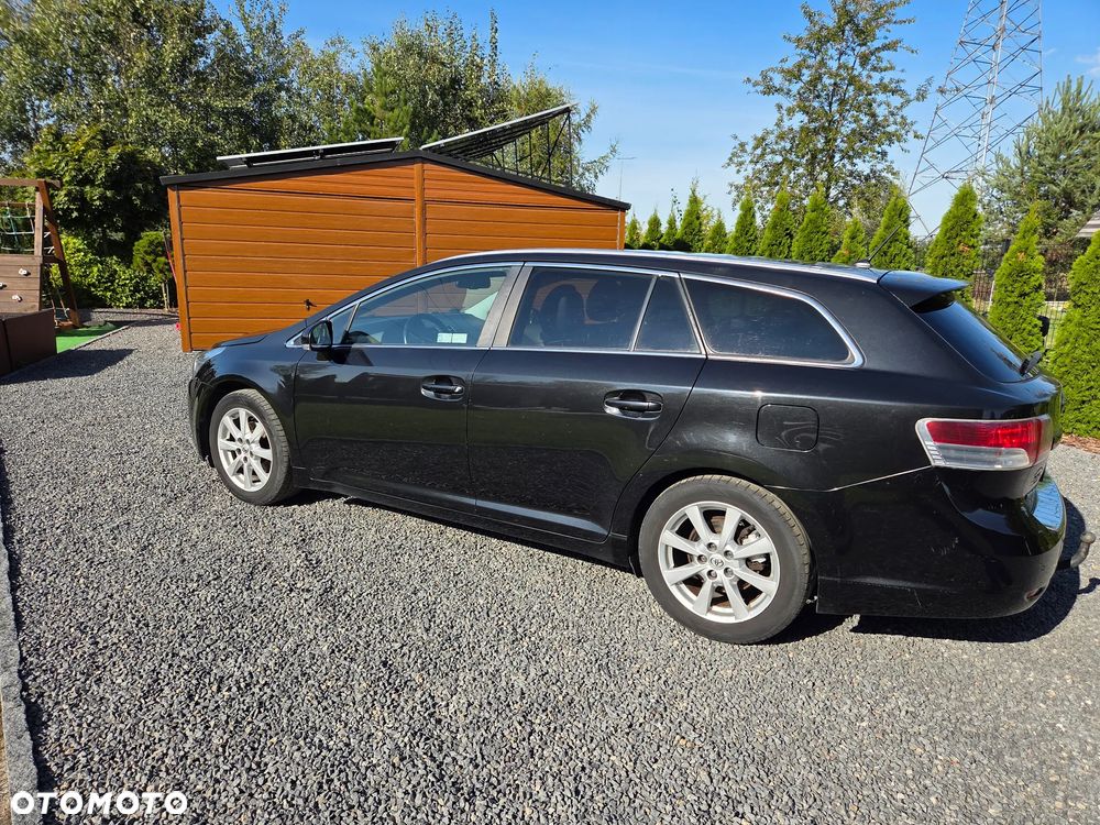 Toyota Avensis 1.8 Premium - 8