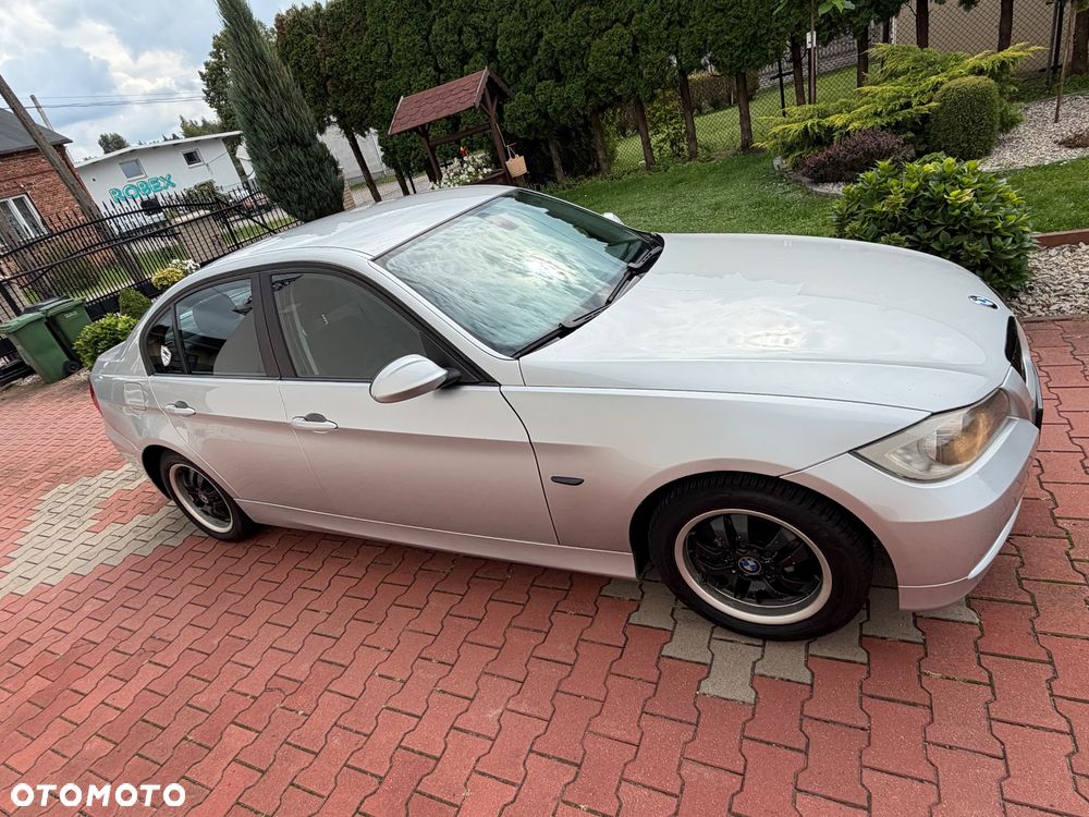 BMW Seria 3 318i - 8