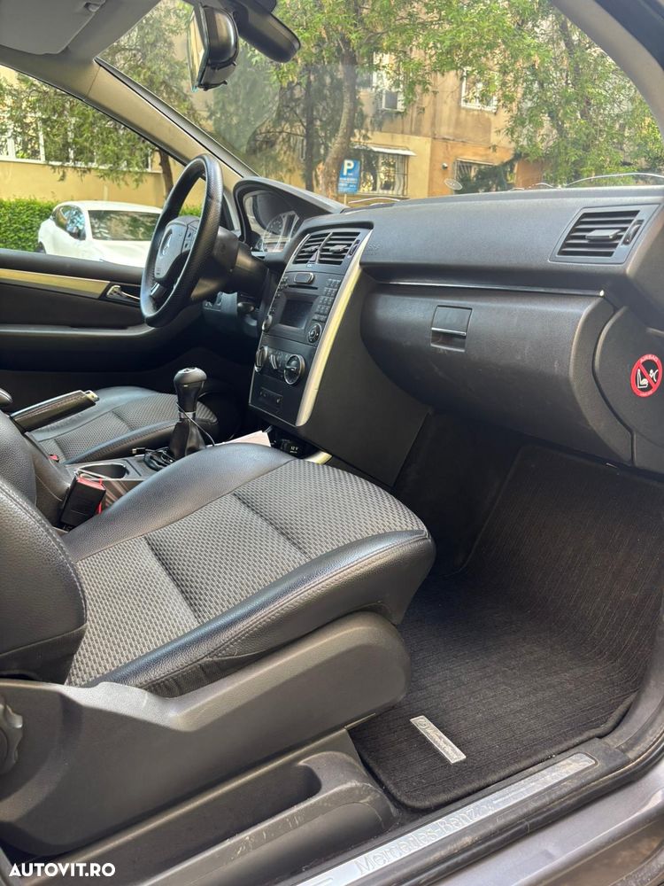 Mercedes-Benz B 180 - 9