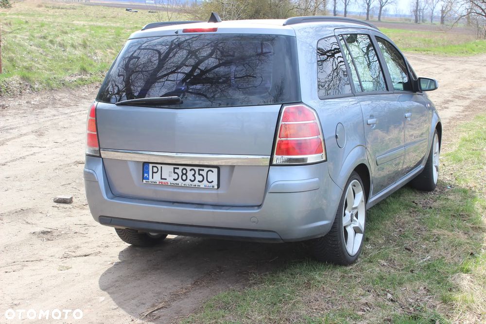 Opel Zafira 2.0 T Sport - 18