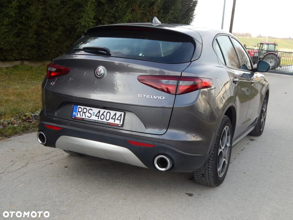 Alfa Romeo Stelvio 2.2 JTDM Q4 - 9